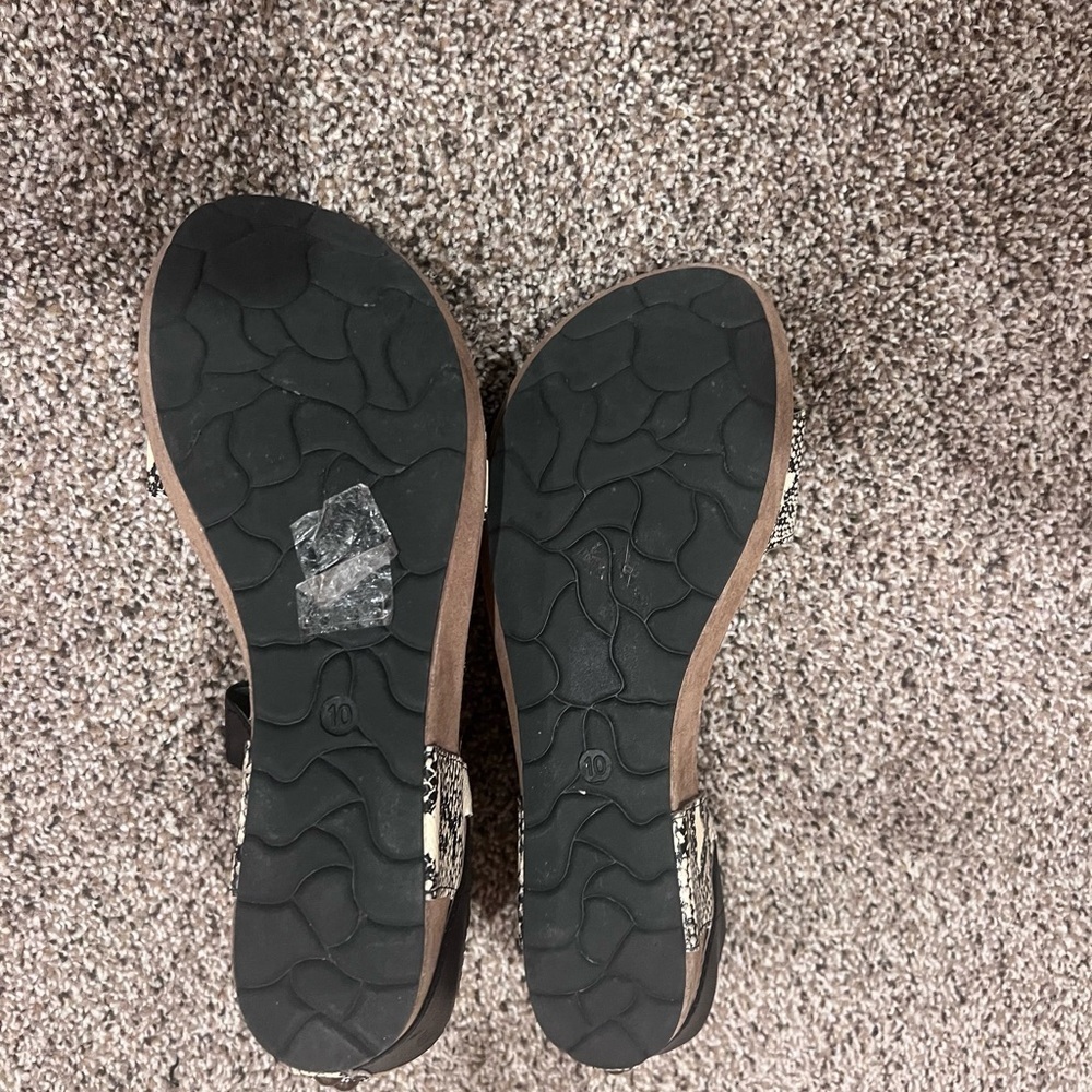 Pierre Dumas Black and Cream Sandals with Snake Print - Picture 5 of 6